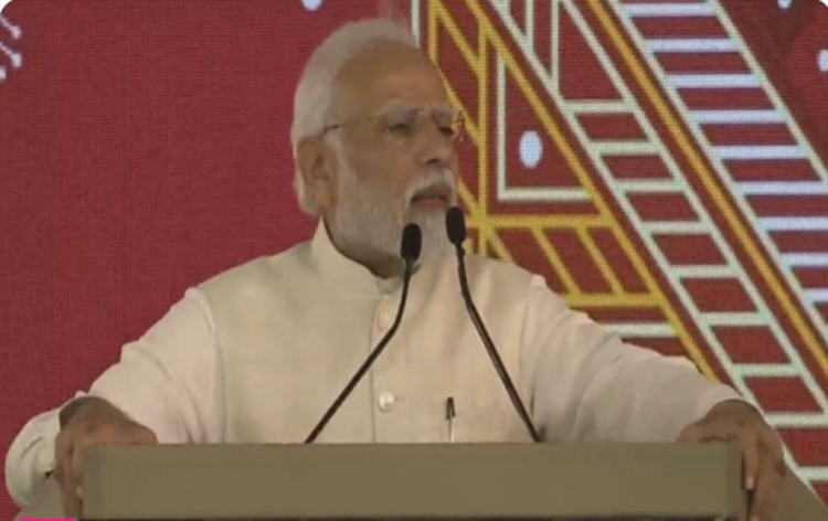 प्रधानमंत्री नरेन्‍द्र मोदी ने राजस्‍थान के चितौड़गढ़ जिले में जनसभा को संबोधित किया