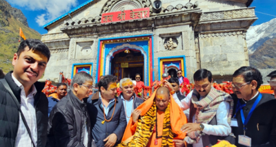 उत्तर प्रदेश के मुख्यमंत्री योगी आदित्यनाथ ने आज भगवान बदरीनाथ और बाबा केदारनाथ के दर्शन कर विश्व में सुख समृद्धि और जन कल्याण की कामना की