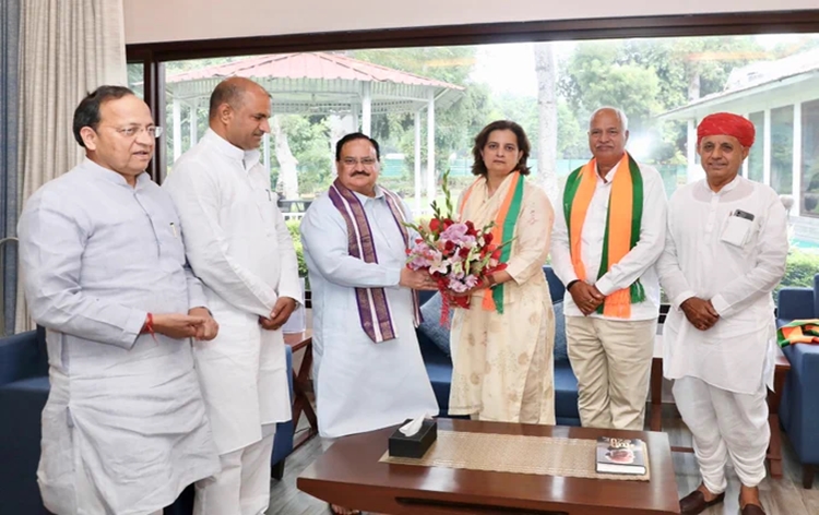 Former Congress leaders Jyoti Mirdha and Sawai Singh Chaudhary joined BJP