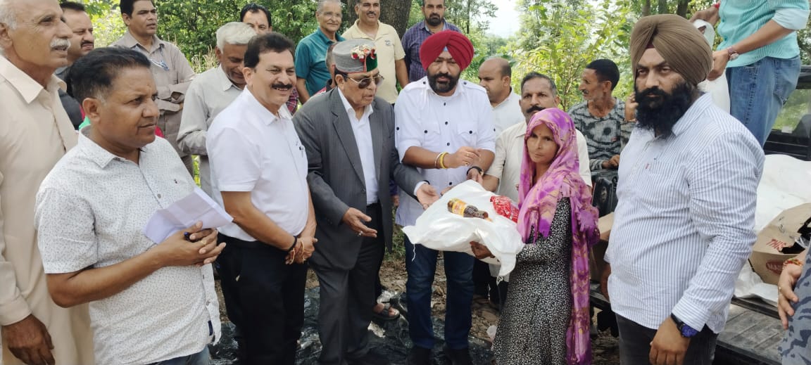 प्रदेश सरकार भारी वर्षा एवं भूस्खलन के कारण आपदा ग्रस्त प्रभावितों के उचित पुनर्वास एवं सुरक्षा के लिए दृढ़ संकल्प होकर कार्य कर रही है– डाॅ. धनीराम शांडिल