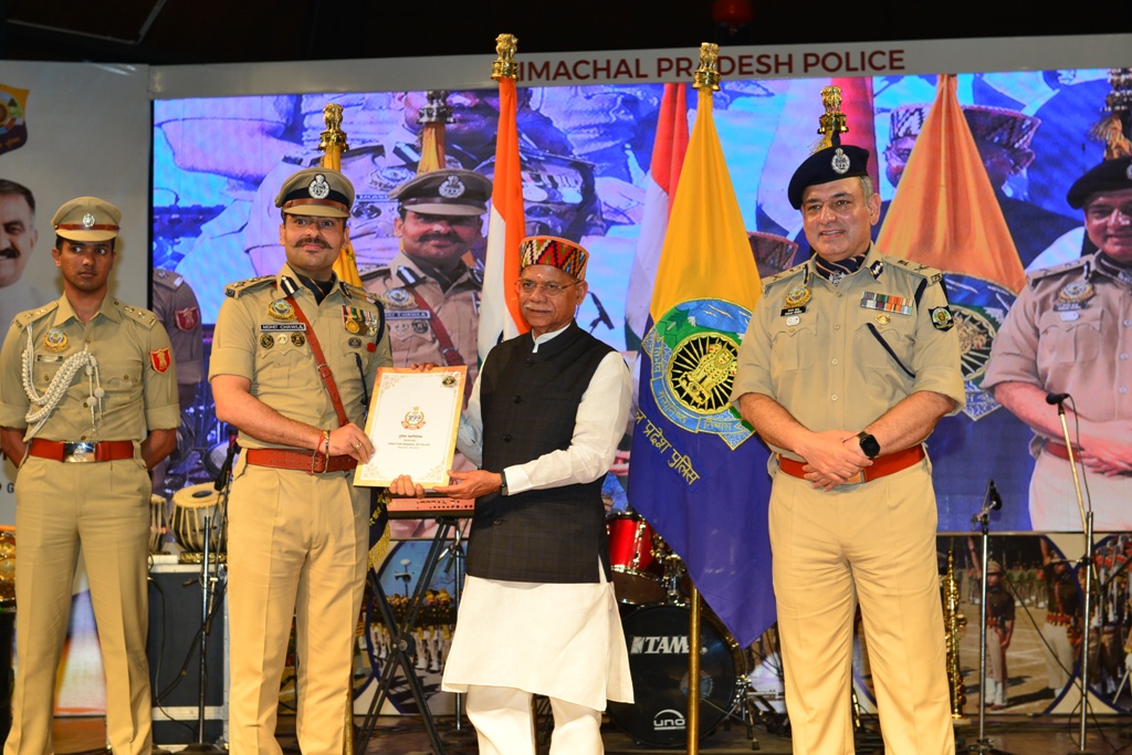 राज्यपाल शिव प्रताप शुक्ल ने डीजीपी डिस्क पुरस्कार समारोह में बतौर मुख्यातिथि शिरकत की