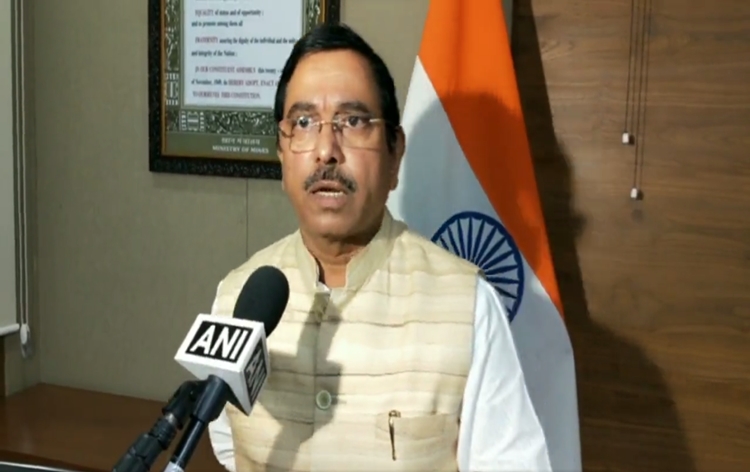 Parliamentary Affairs Minister Pralhad Joishi accuses senior Congress leader Sonia Gandhi of doing politics & creating controversy regarding upcoming Parliament Session