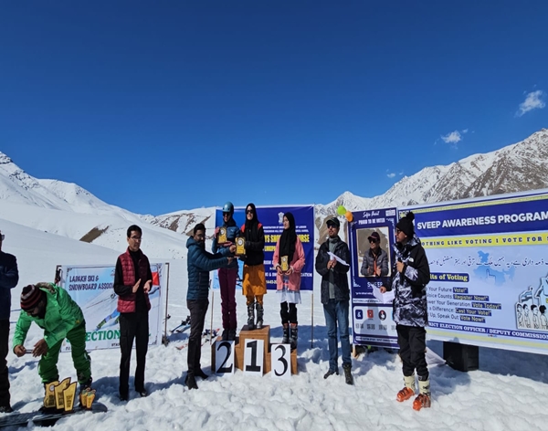 Tourism Department Kargil celebrates conclusion of 10-day Skiing Course at Linkipal, Kargil