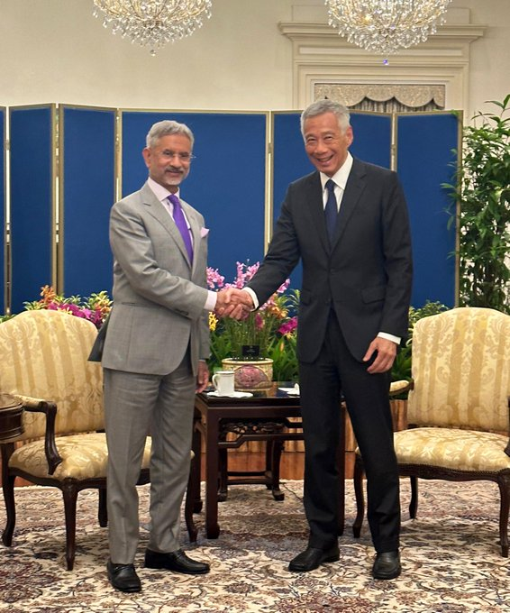 Jaishankar discusses Indo-Pacific and West Asia with Singapore PM Lee Hsien