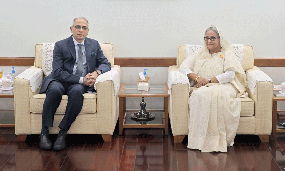 Indian Foreign Secretary Visits Bangladesh, Meets Prime Minister and Foreign Minister