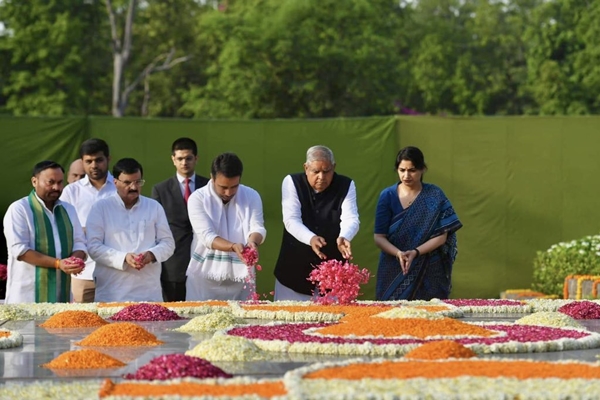 VP Jagdeep Dhankhar pays floral tribute to former PM Chaudhary Charan Singh