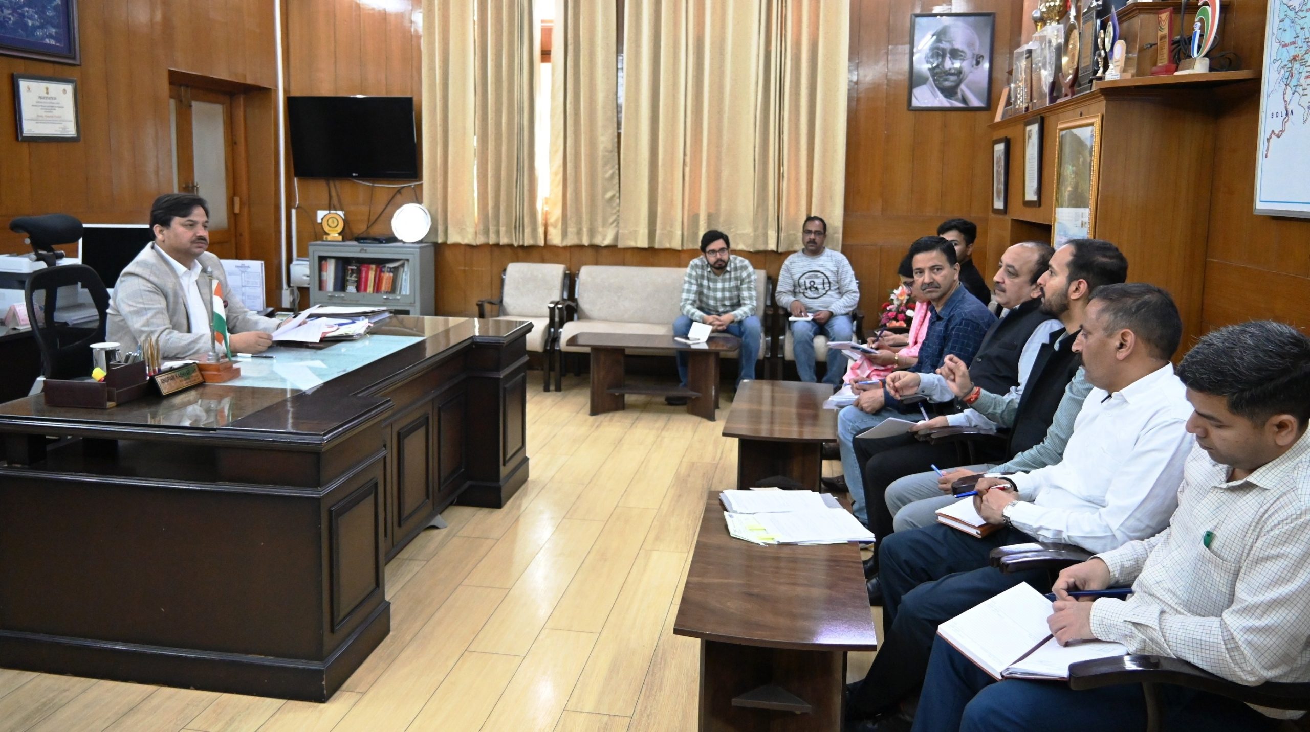 लोकसभा चुनाव के दृष्टिगत शिमला के समीप आईटीआई चौड़ा मैदान में राज्य निकासी केन्द्र स्थापित किया गया