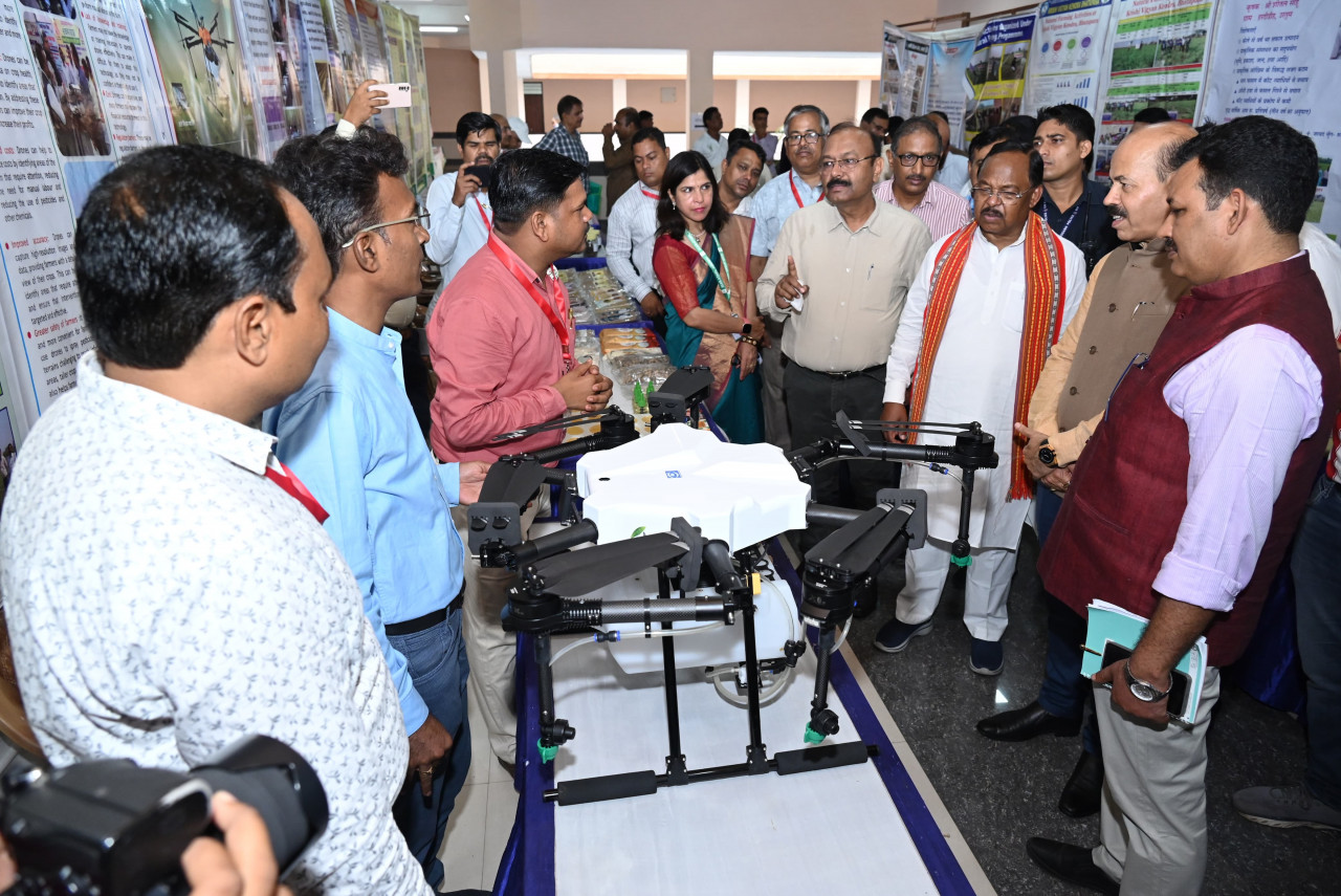 रायपुर स्थित कृषि विश्वविद्यालय में आज से छत्तीसगढ़-मध्यप्रदेश के कृषि विज्ञान केन्द्रों की इकतीसवीं क्षेत्रीय कार्यशाला की शुरूआत हुई