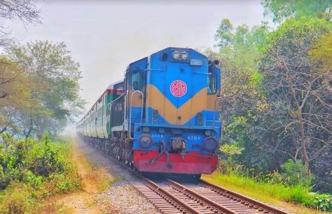 দীর্ঘ ৭৭ বছর পর কলকাতা ও রাজশাহীর মধ্যে আন্তঃসীমান্ত রেল পরিষেবা শুরু হচ্ছে