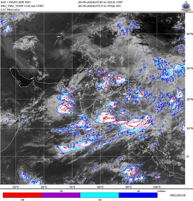 আজ ও আগামীকাল বিক্ষিপ্ত বৃষ্টির  পূর্বাভাস দিয়েছে আবহাওয়া দফতর।