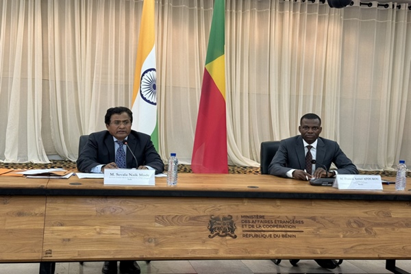 India and Benin review bilateral relations & discuss ways to further strengthen ties between two countries