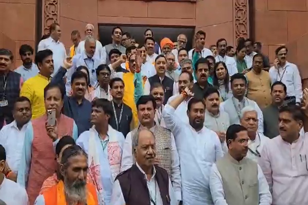 NDA MPs Stage Demonstration Outside Parliament, Demand Congress Apology for 1975 Emergency