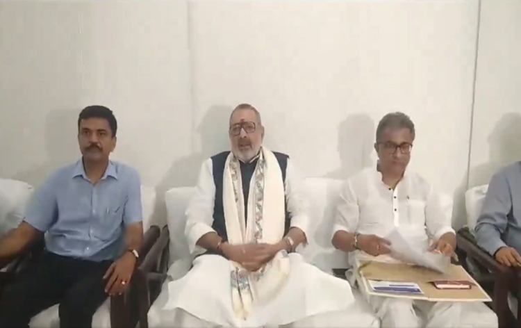 Textiles ministry will explore new avenues of employment in textiles and allied sectors in Bihar: Union Minister Giriraj Singh