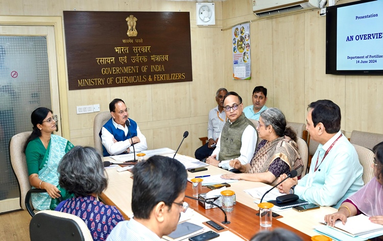 Chemicals and Fertilizers Minister, JP Nadda presides over review meeting of Department of Pharmaceuticals