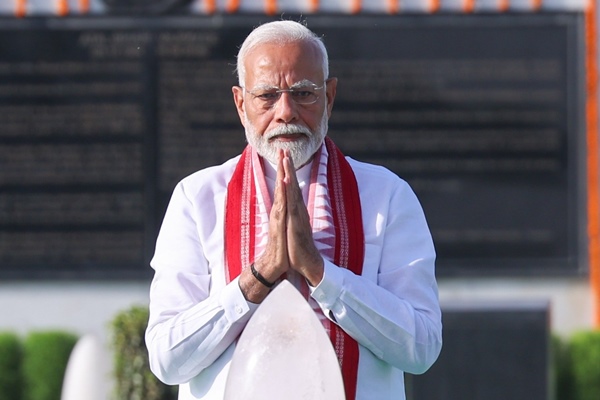 प्रधानमंत्री नरेंद्र मोदी ने प्रख्यात विचारक और शिक्षाविद डॉक्टर श्यामा प्रसाद मुखर्जी को उनके शहीदी दिवस पर दी श्रद्धांजलि 