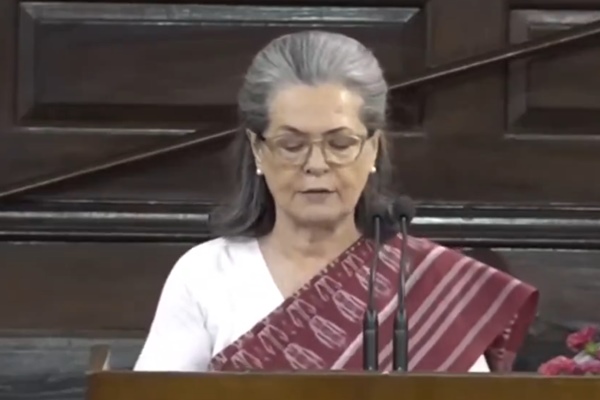 Sonia Gandhi addresses gathering at CPP meeting in New Delhi