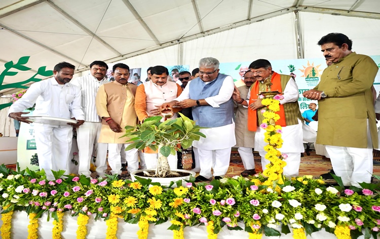 Union Minister Bhupendra Yadav, Madhya Pradesh CM, participated in tree plantation programme in Indore