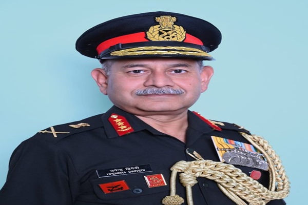 স্থলসেনা প্রধান উপেন্দ্র দ্বিবেদীৰ গড়ৱালৰ সীমান্ত অঞ্চল পৰিদৰ্শন