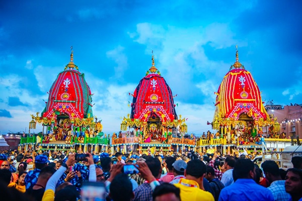 Lakhs of devotees Gather in Puri to witness Lord Jagannath’s Golden Attire, ‘Suna Besha’