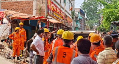 झारखंड के देवघर में इमारत गिरने से दो लोगों की मौत, कई लोगों के मलबे में फंसे होने की आशंका