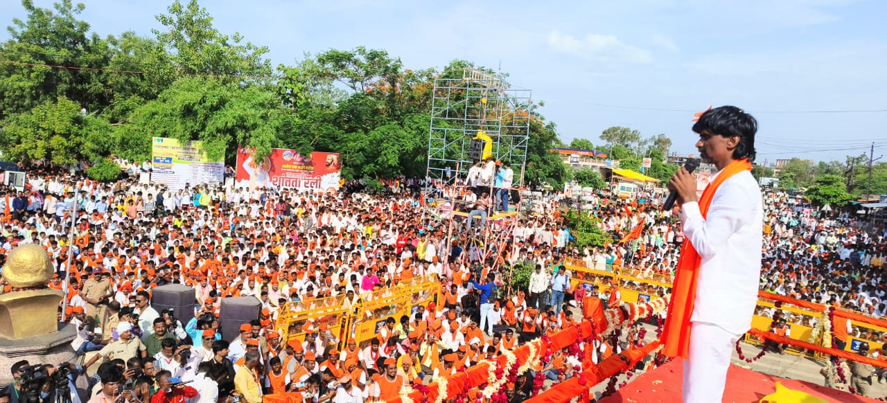 मराठा समाजाला ओबीसीमधून आरक्षण दिलं नाही तर राजकीय भूमिका घेण्याचा मनोज जरांगे पाटील यांचा सरकारला इशारा