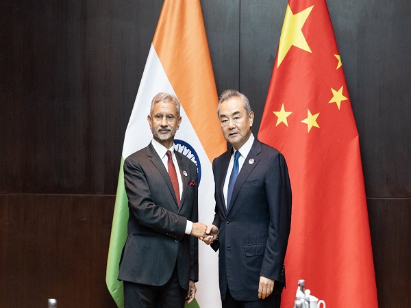 विदेश मंत्री एस जयशंकर ने कहा है कि एश्यिा और बहुध्रुवीय विश्‍व की संभावनाओं के लिए भारत और चीन के संबंधों में स्थिरता आवश्‍यक