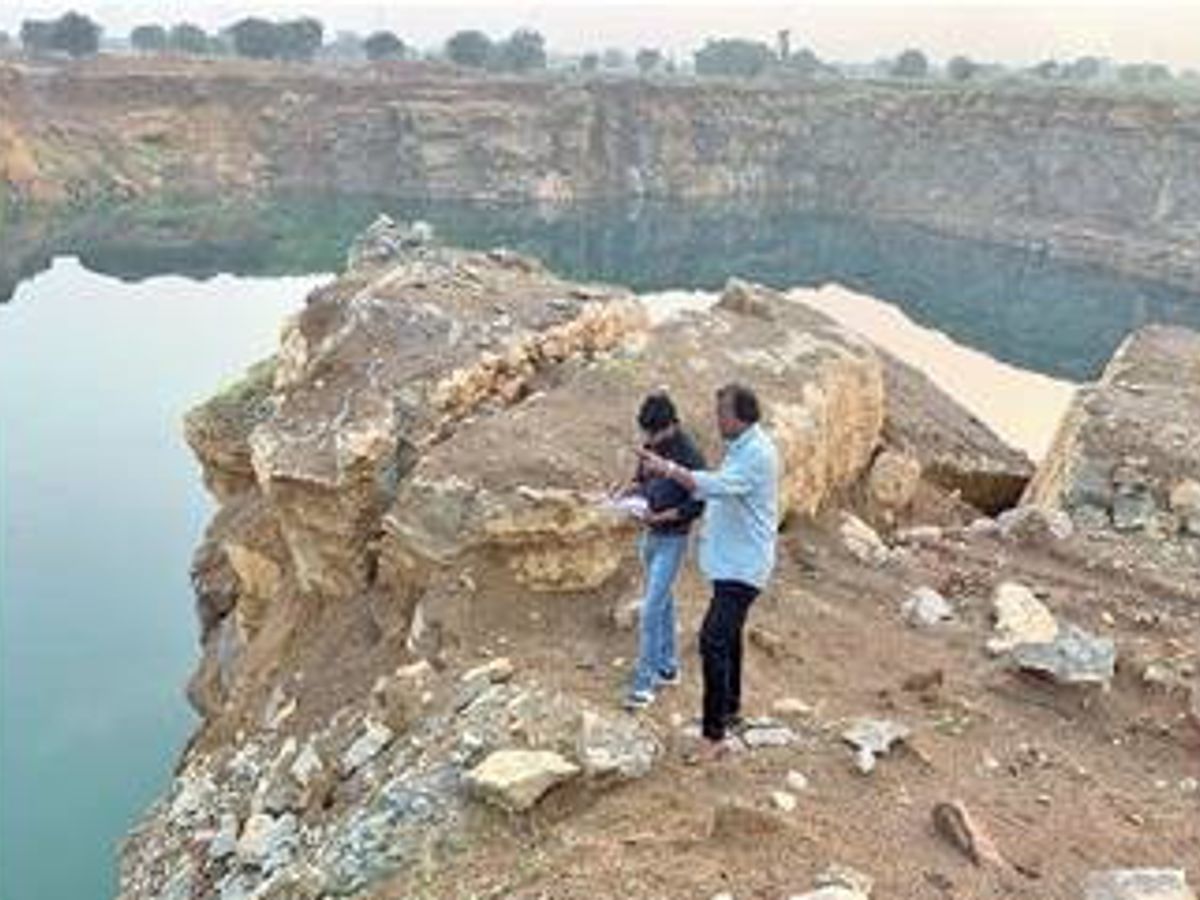 चूना-पत्थर के अवैध उत्खनन के मामले में खदान के संचालक को पौने पांच करोड़ रूपये का अर्थदण्ड