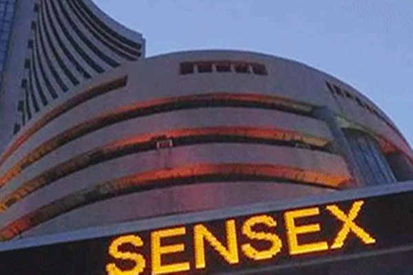 प्रमुख घरेलू सूचकांक सेंसेक्स और निफ्टी में आज आधा प्रतिशत से अधिक की बढ़ोतरी हुई