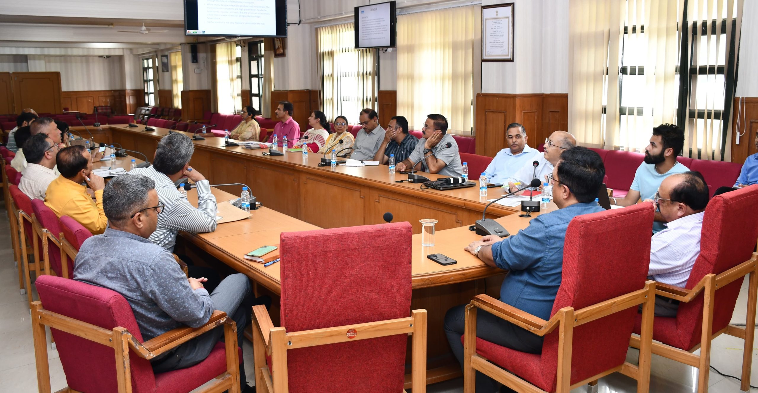 उपायुक्त सोलन मनमोहन शर्मा ने वर्षा ऋतु में होने वाले विभिन्न जनजनित रोगों की रोकथाम के लिए दिए निर्देश