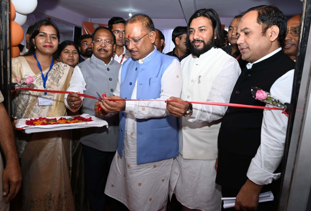 मुख्यमंत्री विष्णुदेव साय ने आज रायपुर जिले के आरंग में पांच कन्या छात्रावासों का शुभारंभ किया