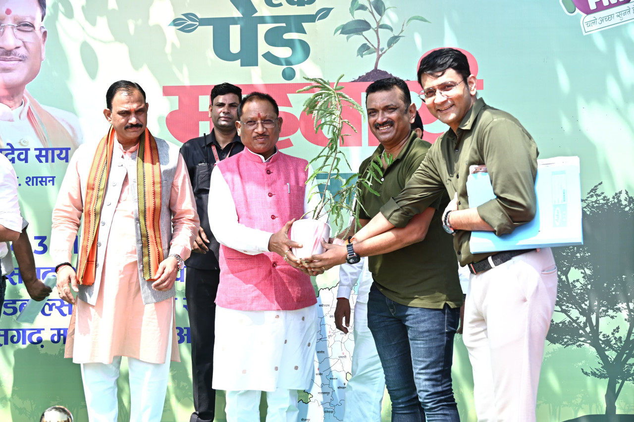 छत्तीसगढ़ के मुख्यमंत्री विष्णुदेव साय ने आज से प्रदेश में ‘‘एक पेड़ महतारी के नाम’’ अभियान की शुरूआत की