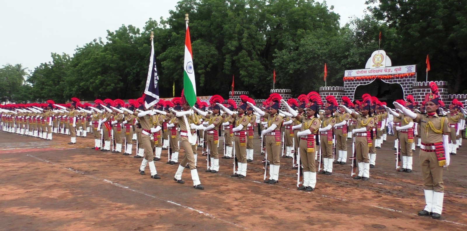 धुळे पोलीस दलात नवीन भरती झालेल्या प्रशिक्षणार्थींंचा दिक्षांत सोहळा