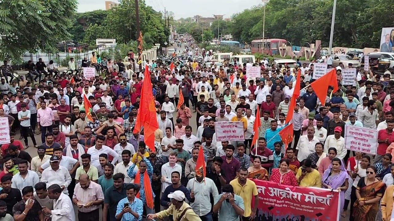 बांग्लादेशातील अत्याचारांच्या विरोधात पुकारलेल्या बंदला राज्यात हिंसक वळण