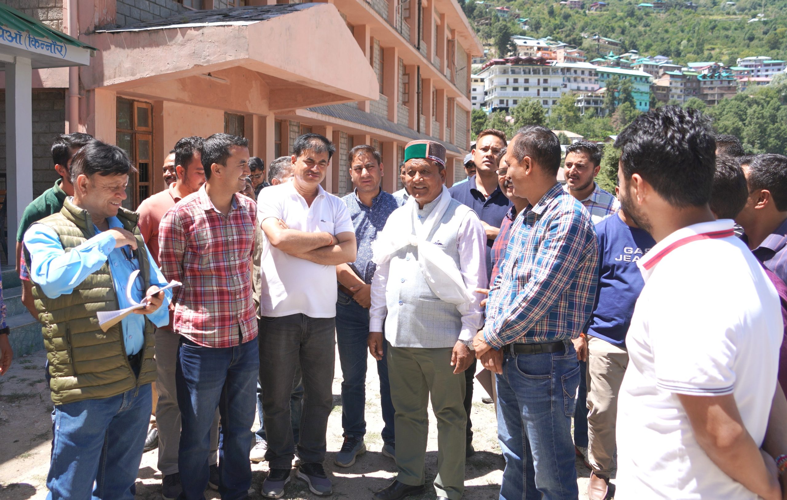 जगत सिंह नेगी ने आज ठाकुर सैन नेगी राजकीय महाविद्यालय रिकांग पिओ का औचक निरीक्षण किया