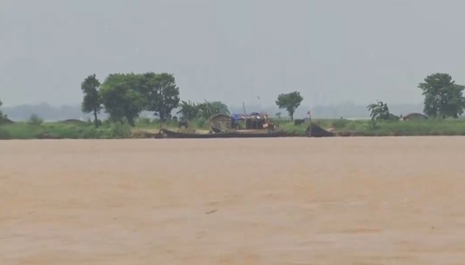 बिहार में गंगा, गंडक, कोसी समेत कई नदियों के उफान से 7 जिलों में बाढ़