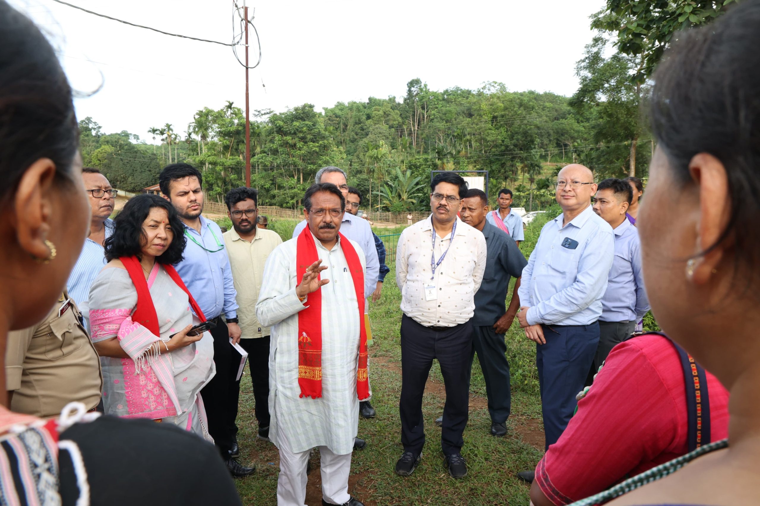 কেন্দ্ৰীয় ৰাজ্য মন্ত্ৰী হৰ্ষ মালহোট্ৰাৰ দৰং জিলা ভ্ৰমণ