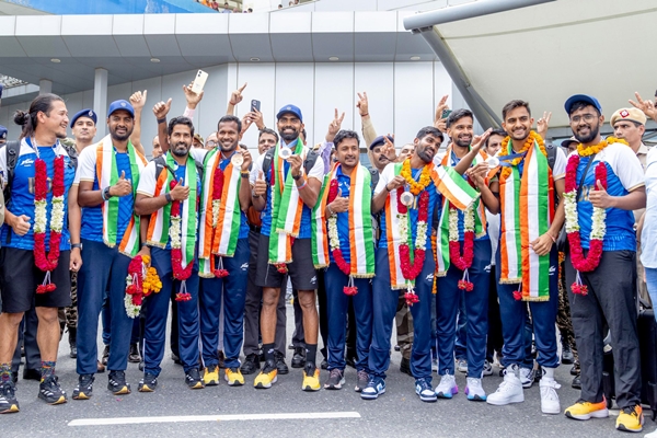 Indian Hockey team returns to rousing reception after winning Bronze at Paris Olympics