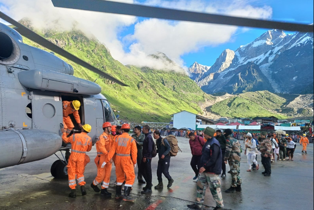 उत्तराखण्ड के केदारनाथ धाम में राहत और बचाव अभियान जारी