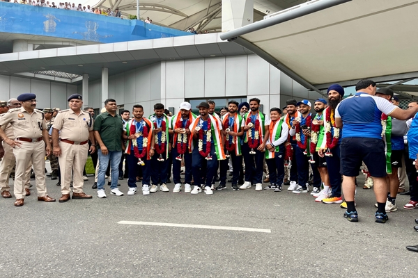 Indian Hockey team lands in Delhi to a grand welcome after Paris 2024 Bronze Victory