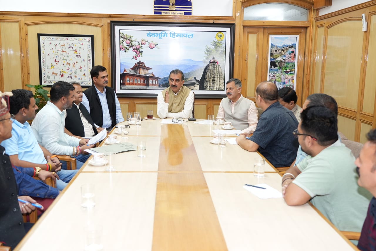 कर्मचारी और शिक्षक संगठनों के पदाधिकारियों ने मुख्यमंत्री ठाकुर सुखविंद्र सिंह सुक्खू से की भेंट