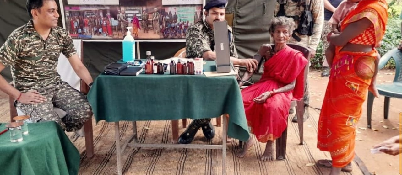 मानपुर कुंजकन्हार गांव में निःशुल्क चिकित्सा शिविर का आयोजन किया गया