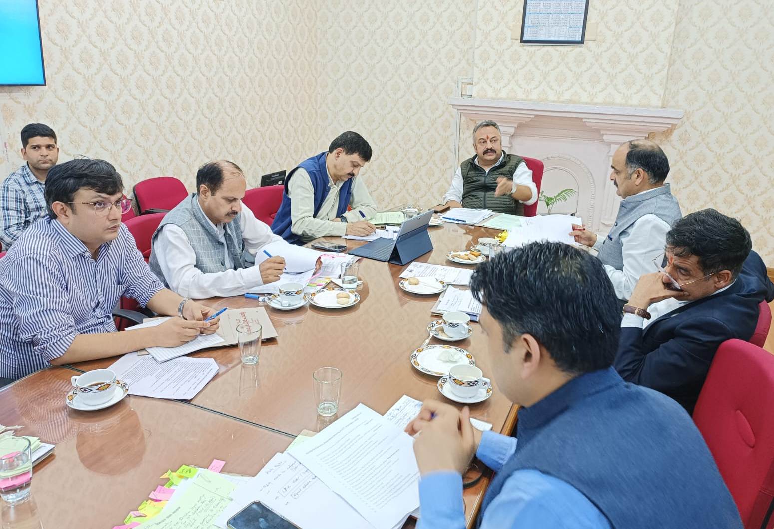 10वीं और 12वीं के मेधावी विद्यार्थियों को एक्सपोजर विजिट के लिए तय होंगे मानकः रोहित ठाकुर