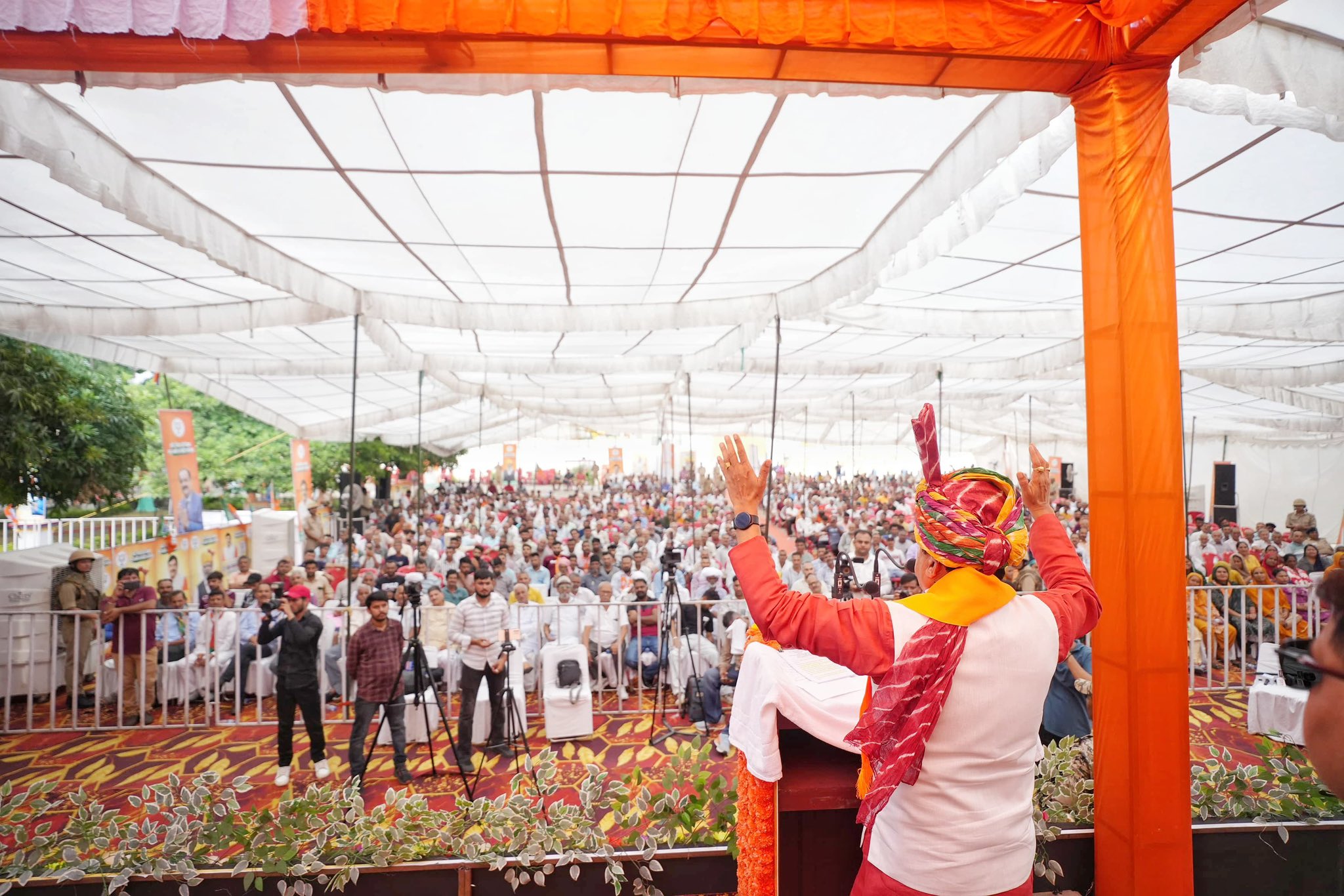 मुख्यमंत्री डॉ मोहन यादव ने सांबा विधानसभा, में भाजपा प्रत्याशी सुरजीत सिंह सलाथिया के समर्थन में जनसभा को संबोधित किया