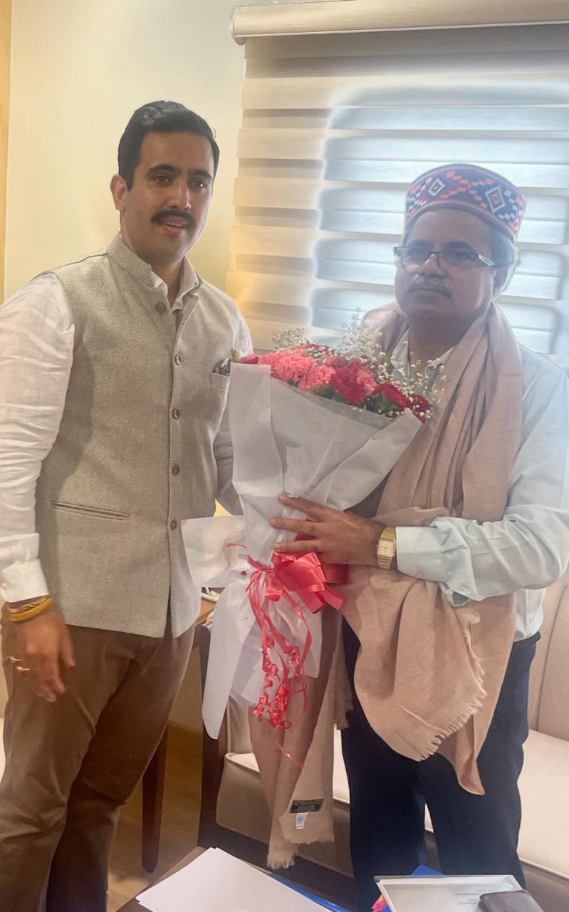 लोक निर्माण मंत्री विक्रमादित्य सिंह ने भारतीय रेलवे बोर्ड के अध्यक्ष से की मुलाकात