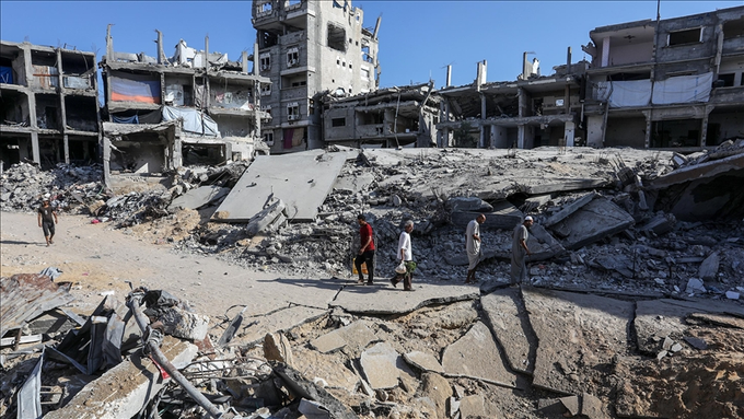 10 Palestinians killed in Israeli bombings in central and southern Gaza Strip