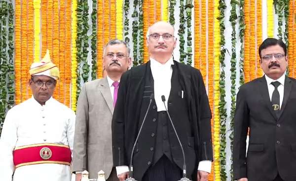 न्यायमूर्ति एमएस रामचंद्र राव ने झारखंड हाईकोर्ट के मुख्य न्यायाधीश पद की ली शपथ