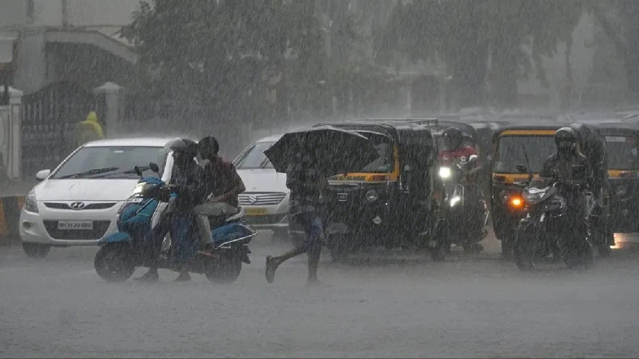 IMD forecasts heavy rainfall at isolated places over Tamil Nadu, Puducherry & Karaika