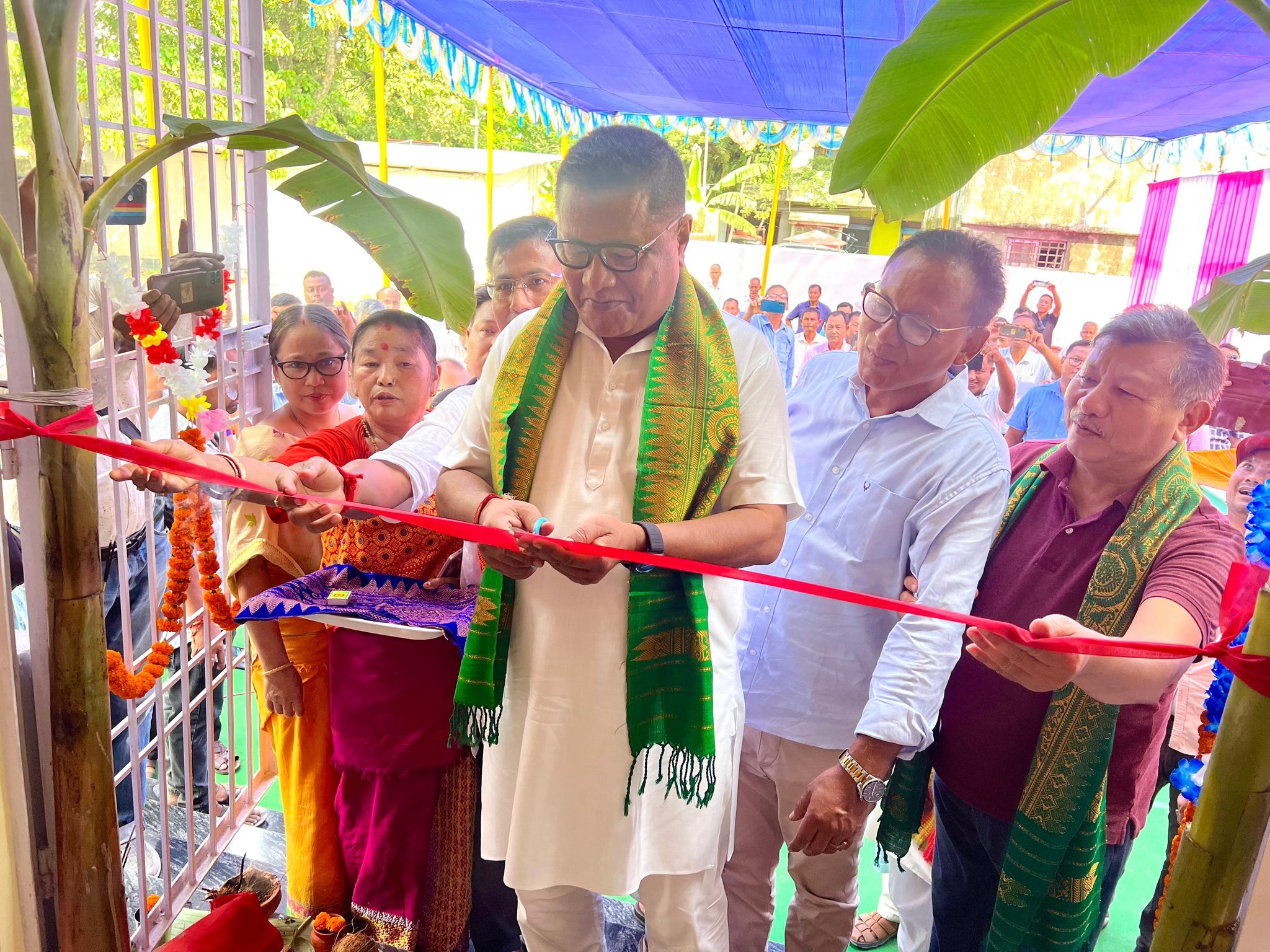 চিৰাঙৰ কেইবাটাও কাৰ্যসূচীত শিক্ষামন্ত্ৰী ডাঃ ৰণোজ পেগুৰ অংশগ্ৰহণ