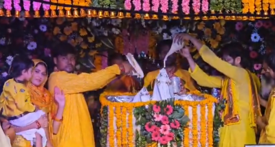 मथुरा के बरसाना समेत समूचे ब्रज मंडल में आज राधा रानी का जन्मोत्सव धूमधाम से मनाया जा रहा