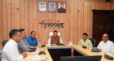 केदारनाथ: लिनचौली से सोनप्रयाग तक क्षतिग्रस्त हुए पैदल और मोटर मार्ग पर प्रभावित व्यवसायियों की क्षतिपूर्ति के लिए नौ करोड चौंसठ लाख की राहत धनराशि दी गई।